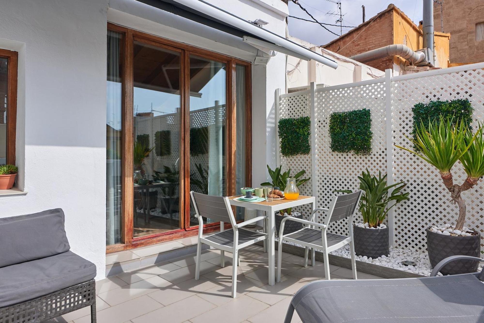 Sunny Cozy Penthouse With A Terrace At Plaza Del Carmen Apartment Valencia Exterior photo